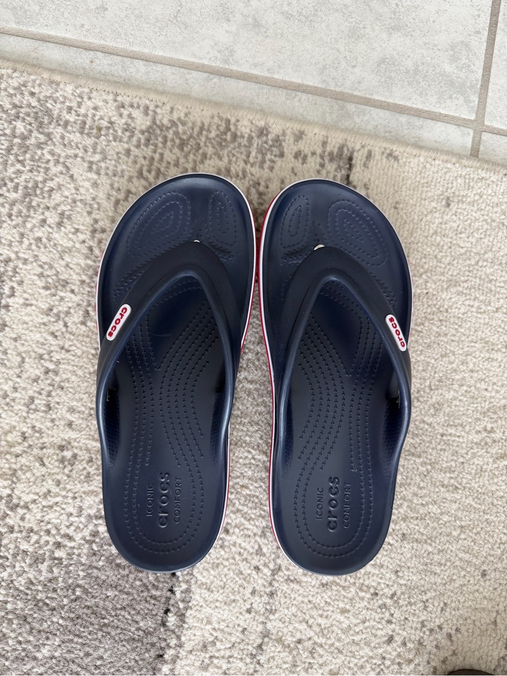 Crocs navy, red, & white flip flops - Picture 3 of 4